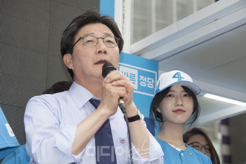 ▲ 유승민(왼쪽) 바른정당 대선 후보와 딸 유담씨  사진=이치열 기자