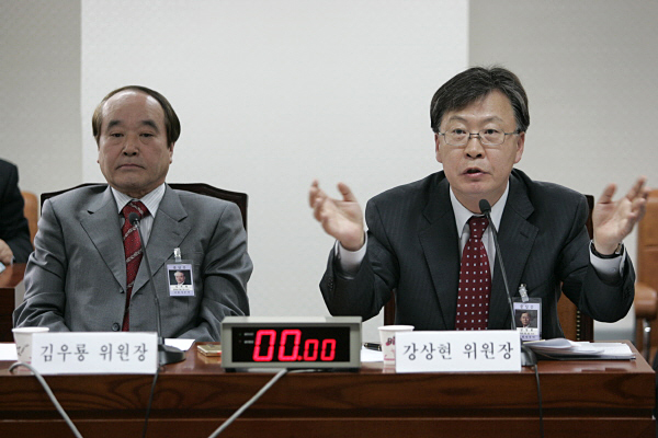 ▲ 강상현 연세대 교수(오른쪽). 사진=이치열 기자.