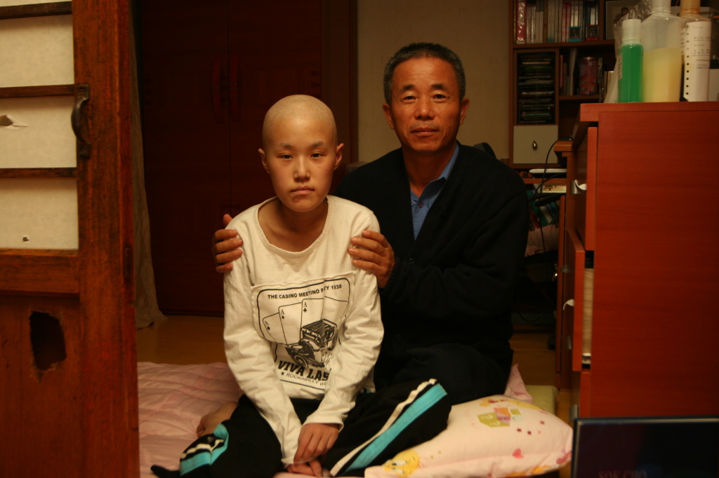 ▲ 고 황유미씨(왼쪽)의 살아생전 모습과 아버지 황상기씨. 사진=반올림