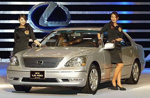 ▲ 한국도요타가 2003년 9월2일 서울 힐튼호텔에서 렉서스 신모델인 ‘뉴LS430’과 ‘뉴ES330’의 발표회를 가졌다.