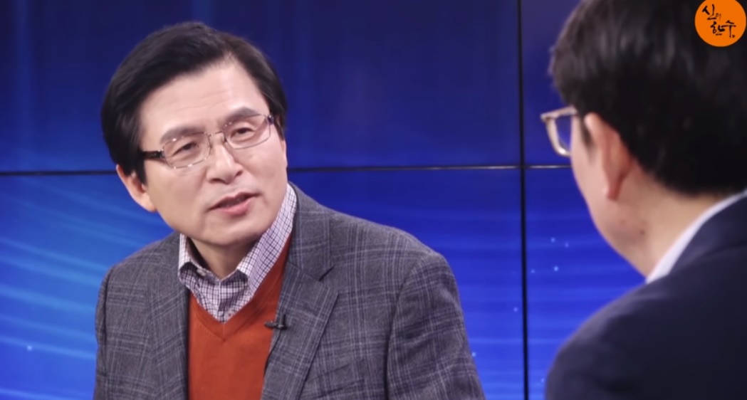 ▲ 당 대표 후보 시절인 지난 2월 유튜브 '신의한수'에 출연한 황교안 한국당 대표.