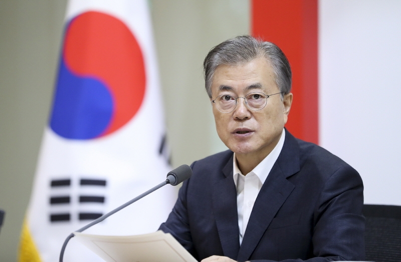 ▲문재인 대통령이 지난 10일 서울 홍릉에 있는 KIST에서 처음으로 국무회의를 주재하고 있다. 사진=청와대