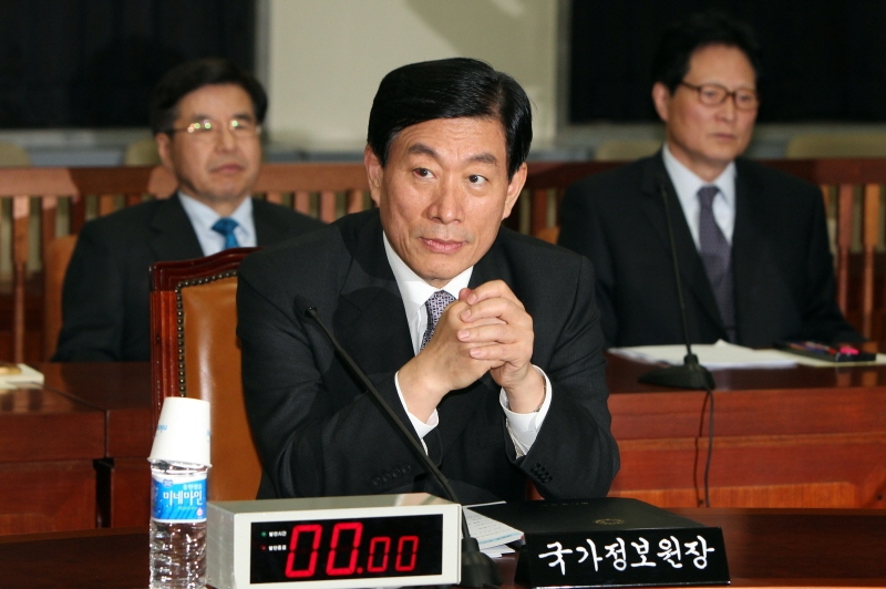 ▲원세훈 전 국정원장이 지난 2010년 4월6일 국회 정보위원회에 출석해 위원들의 질의에 답변하고 있다. ⓒ연합뉴스