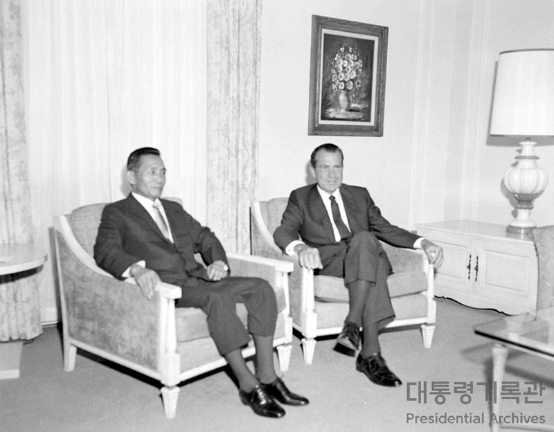 ▲ 박정희 대통령과 닉슨 미국 대통령이 1969년 제1차한미정상회담을 했다. 사진=대통령기록관