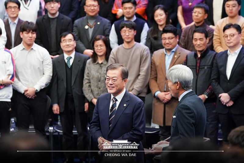 ▲ 지난 19일 오후 120여분 진행한 MBC ‘2019 국민과의 대화-국민이 묻는다’ 현장 모습. 사진=청와대