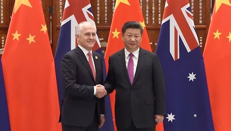 ▲ 시진핑 중국 국가주석(오른쪽)과 맬컴 턴불 전 호주 총리. ⓒ 연합뉴스