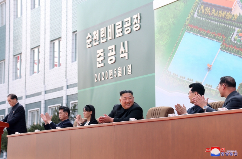 ▲김정은 북한 국무위원장이 사망설을 일축시키는 행보에 나선 모습. ⓒ연합뉴스