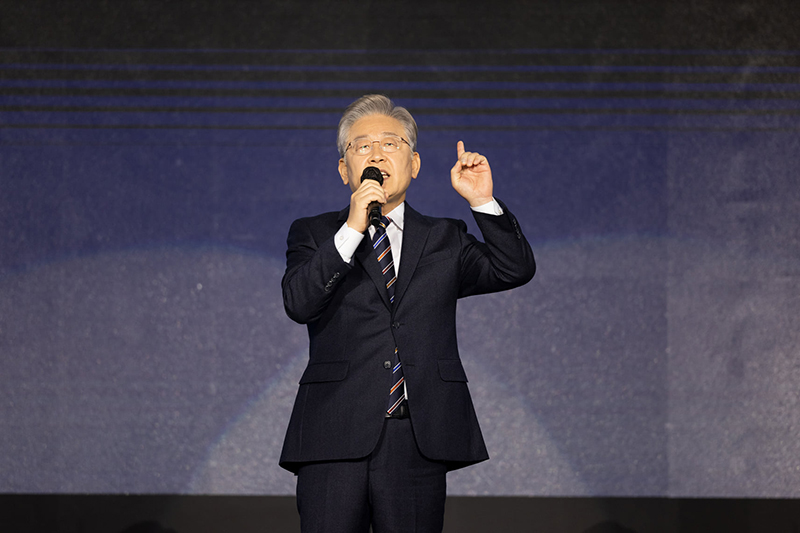 ▲ 이재명 더불어민주당 대선후보가 11월2일 오후 서울 송파구 올림픽경기장 KSPO돔에서 열린 더불어민주당 제20대 대통령선거 선거대책위원회 출범식에서 연설하고 있다. 사진=이재명 후보 페이스북