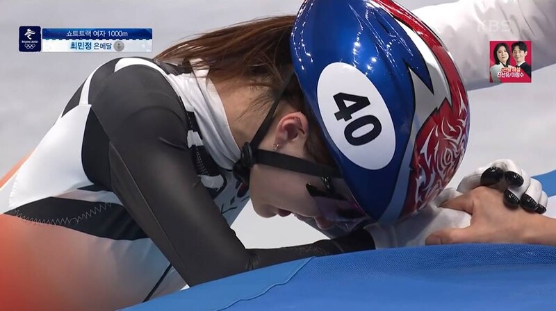 ▲11일 베이징 동계올림픽 쇼트트랙 여자 1000m에서 은메달을 딴 최민정 선수가 눈물을 보이고 있다. 사진출처=KBS 영상 갈무리. 