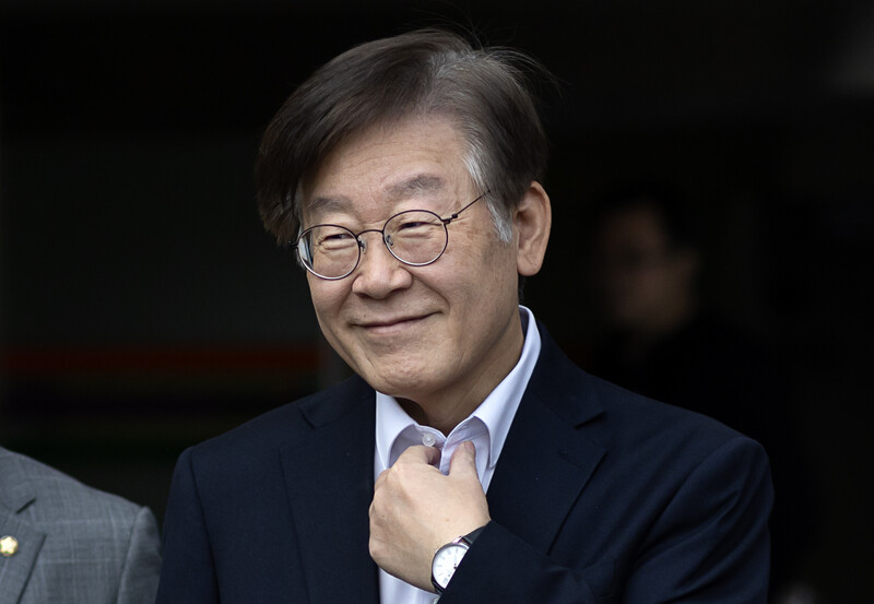 ▲이재명 더불어민주당 대표가 지난 9일 오후 서울 중랑구 녹색병원에서 퇴원하고 있다. ⓒ연합뉴스