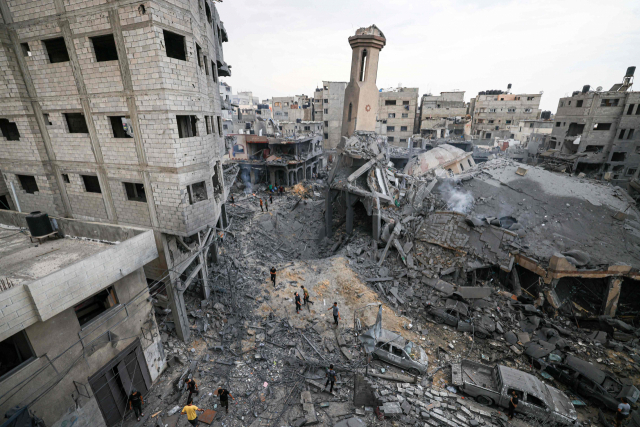 ▲ 10월9일(현지 시간) 이스라엘의 공습으로 무너진 가자지구 내 이슬람 사원. ⓒ 연합뉴스