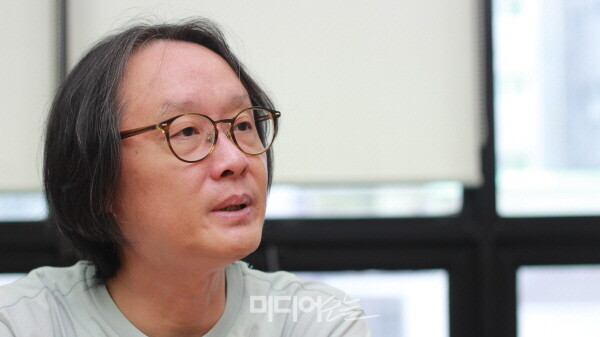 ▲ 지난 9일 서울 영등포구 미디어오늘 사무실에서 만난 김재인 경희대 교수. 사진=정철운 기자