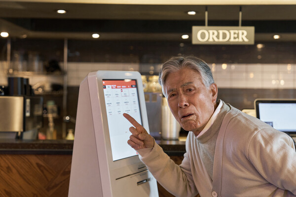 키오스크 어려워 '문전박대' 당하는 어르신들, 정부 대책은? < 사회 일반 < 사회 < 금준경 기자 - 미디어오늘