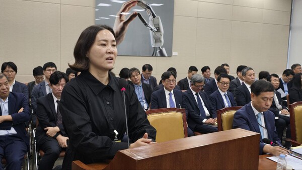 ▲김별희 TBS PD가 15일 국회 과방위 국정감사에서 TBS 관련 질의에 답하고 있다. 사진=김용욱 기자.