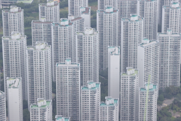 ▲ 지난 8일 서울 송파구 서울스카이에서 본 일대 아파트. ⓒ연합뉴스