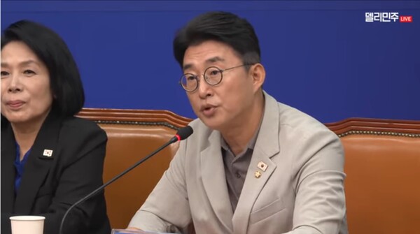 ▲노종면 더불어민주당 언론개혁 특위 간사가 지난 14일 언론개혁 1차 회의에서 발언하고 있다. 사진=더불어민주당 영상 갈무리