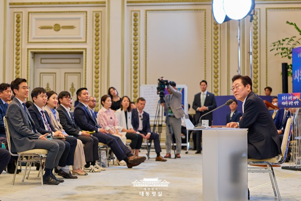 ▲ 지난 11일 청와대 영빈관에서 취임 100일 기자회견을 진행하고 있는 이재명 대통령. 사진=대통령실