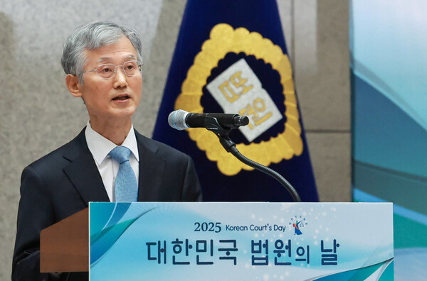 ▲조희대 대법원장이 지난 12일 서울 서초구 대법원에서 열린 '2025 대한민국 법원의 날 기념식'에서 기념사를 하고 있다. ⓒ연합뉴스