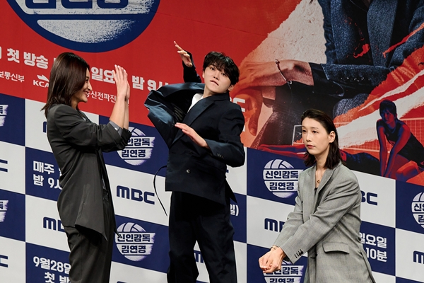 ▲ MBC '신인감독 김연경' 제작발표회에 참석한 (왼쪽부터) 표승주 선수, '부매니저' 가수 부승관, 김연경 감독. 사진=MBC 제공.