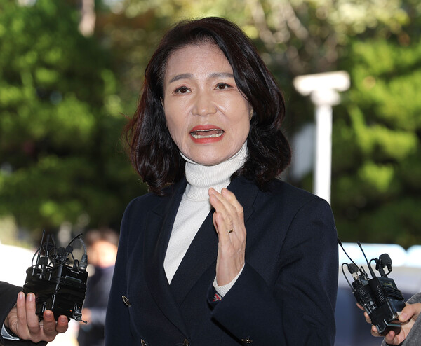 ▲공직선거법 위반 등 혐의를 받는 이진숙 전 방송통신위원장이 10월27일 서울 영등포경찰서에 조사를 받기 위해 출석하고 있다. ⓒ연합뉴스