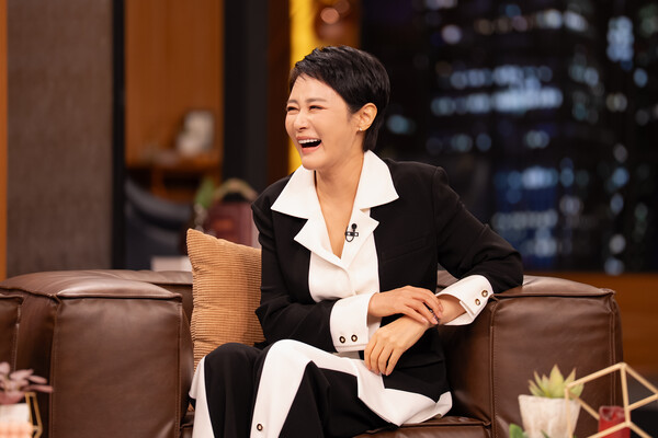 ▲ MBN ‘김주하의 데이앤나잇’ 녹화하고 있는 김주하 앵커. 사진=MBN 제공