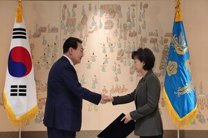 [아침신문 솎아보기] JoongAng “Wasn’t President Yoon a key figure in the previous administration?”