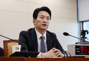 In response to Park Jang-beom's '100 million won worth of stock trading during work hours' criticism, "My wife..." - News Directory 3
