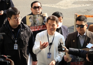 극우 매체, 전한길 엄흥도에 빗대며 “대통령 되면 왜 안되는가” 황당 주장