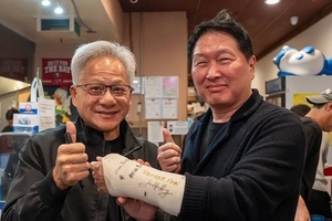 ‘최태원 노트’ 끌어낸 이 책…‘다른’ 기업 보도는 가능할까