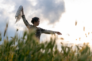 백 명의 조상에게서 온 자손들을 한 곳에 묻었다… ‘내 이름은’