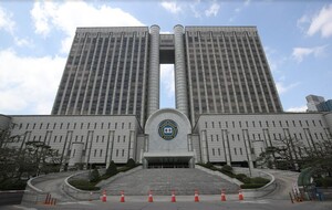 ‘기자 캐리커처’ 1인당 300만 원 배상해야…판결 이유는