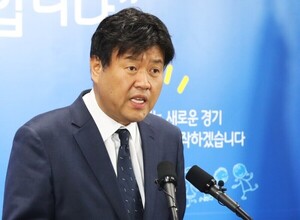 김용 공천 논란에 조선일보 "법치 우습게 보는 것" 한국일보 "몰염치" - 뉴스 썸네일 이미지