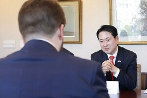 한겨레 칼럼 “장동혁 요지부동, 조회수 요정이 좀 더 활약해 반가워”