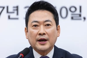 장동혁, 내란 당시 尹비서실장 공천 두고 “국민 납득하도록 하겠다”