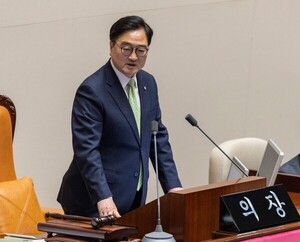 ‘국힘 반대’로 개헌 무산되자 조선일보 “민주당, 헌법 파괴 말아야”