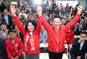 장동혁, 이진숙 손잡고 “달성에서 90% 넘는 지지로 대한민국 지켜달라”