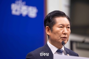 ‘AI 국민배당금’ 선 그은 민주당… 학자들에 “빨리 고민 시작해야”