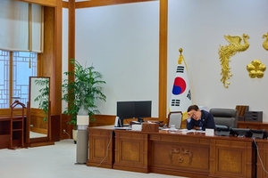 이재명 대통령 X 게시글, 절반이 심야시간… 경향 “직통 정치”