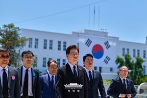 이재명 대통령 “5·18 북한군 개입설 같은 악의적인 가짜뉴스 뿌리뽑아야”