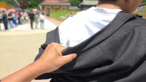 尹 출근길 체크하던 기자, 조국 선거사무원 폭행해 체포