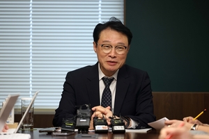 청와대 뉴미디어 출입매체 ‘친여성향’ 평가, 홍보소통수석 답변은?