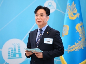 “분배” 주장 노동장관에 조선일보 “나눠 먹을 생각만”