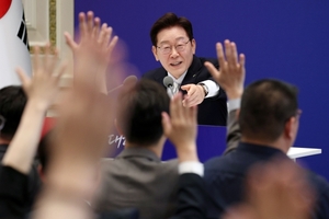 발달장애인 등 소수자 참정권 보장, 李 대통령 “현실 고려해 늘려야”