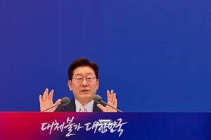 중앙일보 “이 대통령, 민심 두렵다면서 공소취소에 힘 싣는 모순”