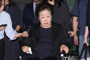 [속보] 한학자 통일교 총재 징역 2년 실형… 법원 “정교유착 죄질 무겁다”